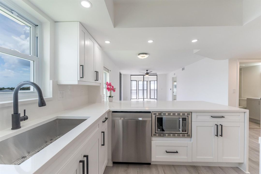 896 N Federal-13