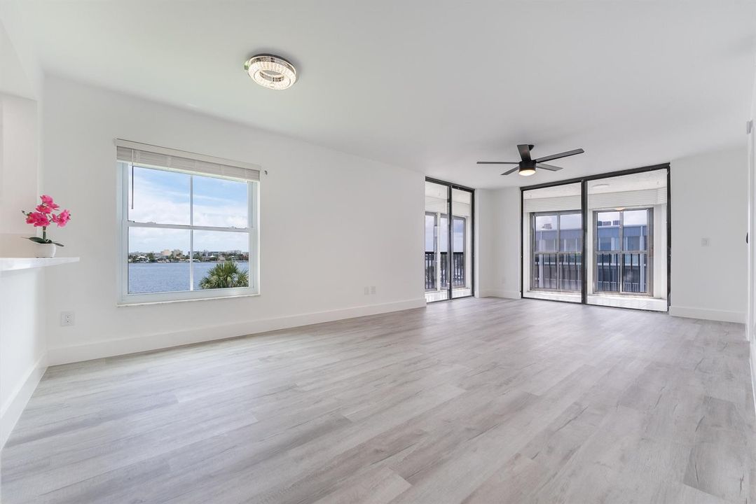 896 N Federal-5