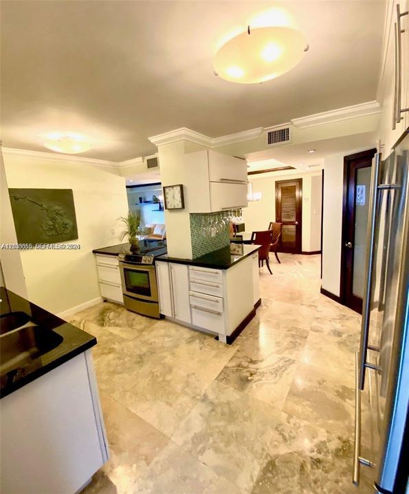 В аренду: $2,995 (2 спален, 2 ванн, 982 Квадратных фут)
