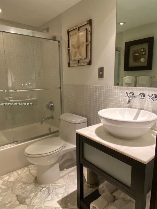 В аренду: $2,995 (2 спален, 2 ванн, 982 Квадратных фут)