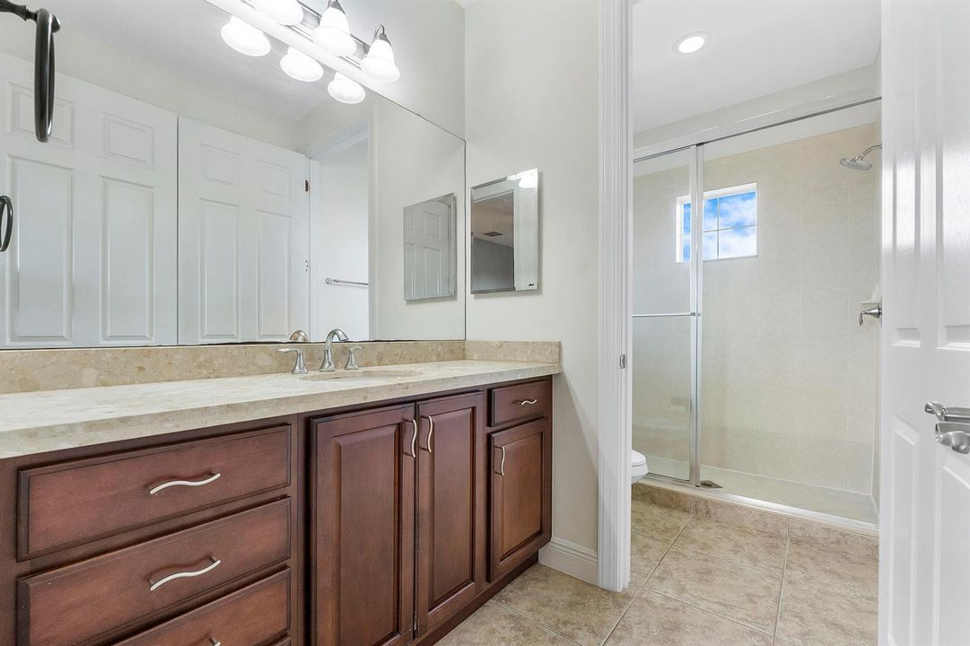 8376 Nw 121st Way_053