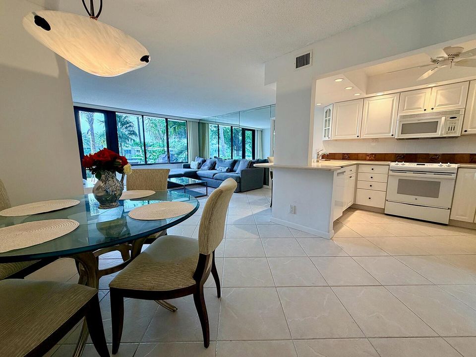 kitchendiningroom
