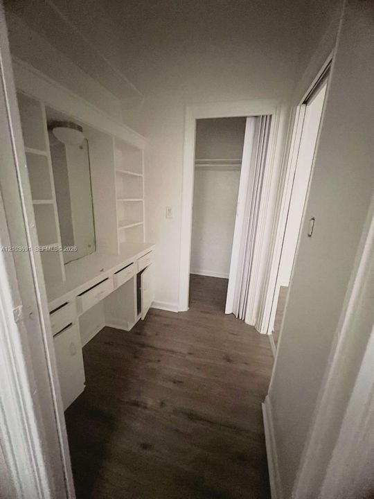 For Rent: $1,650 (1 beds, 1 baths, 720 Square Feet)