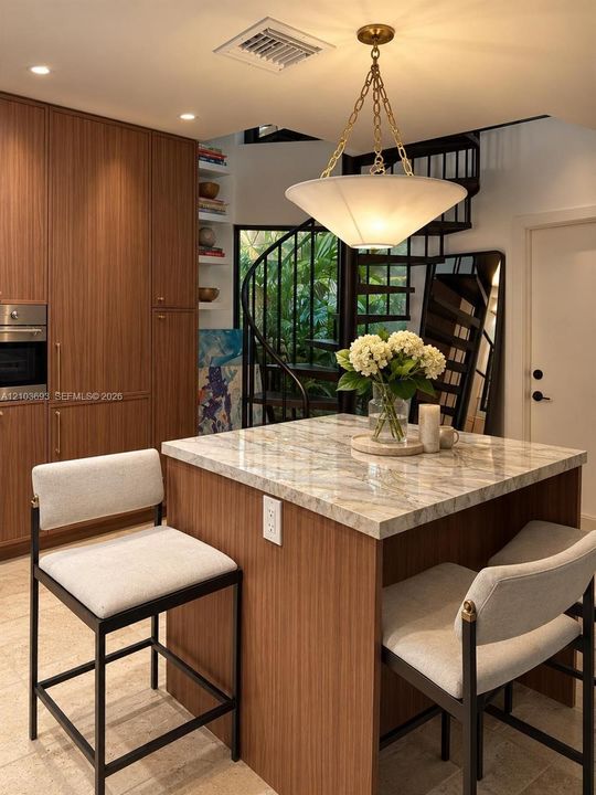 For Rent: $6,000 (2 beds, 2 baths, 960 Square Feet)