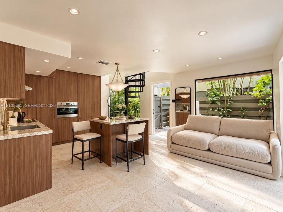 For Rent: $6,000 (2 beds, 2 baths, 960 Square Feet)