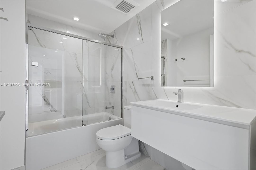 В аренду: $4,900 (2 спален, 2 ванн, 1204 Квадратных фут)