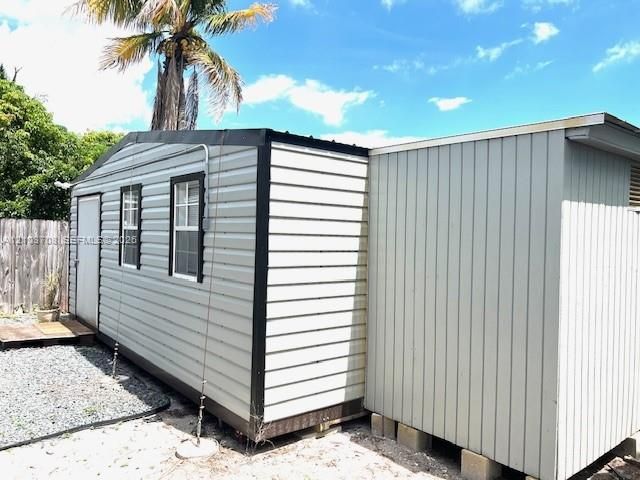 For Rent: $4,195 (4 beds, 3 baths, 1280 Square Feet)