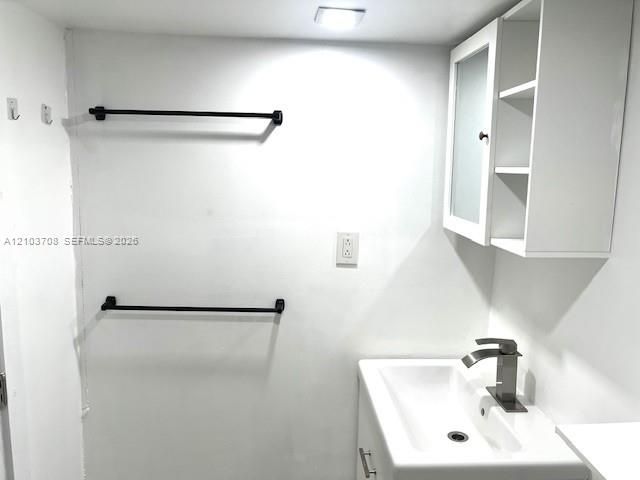 For Rent: $4,195 (4 beds, 3 baths, 1280 Square Feet)