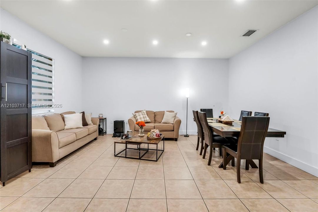 For Sale: $445,000 (3 beds, 2 baths, 1656 Square Feet)