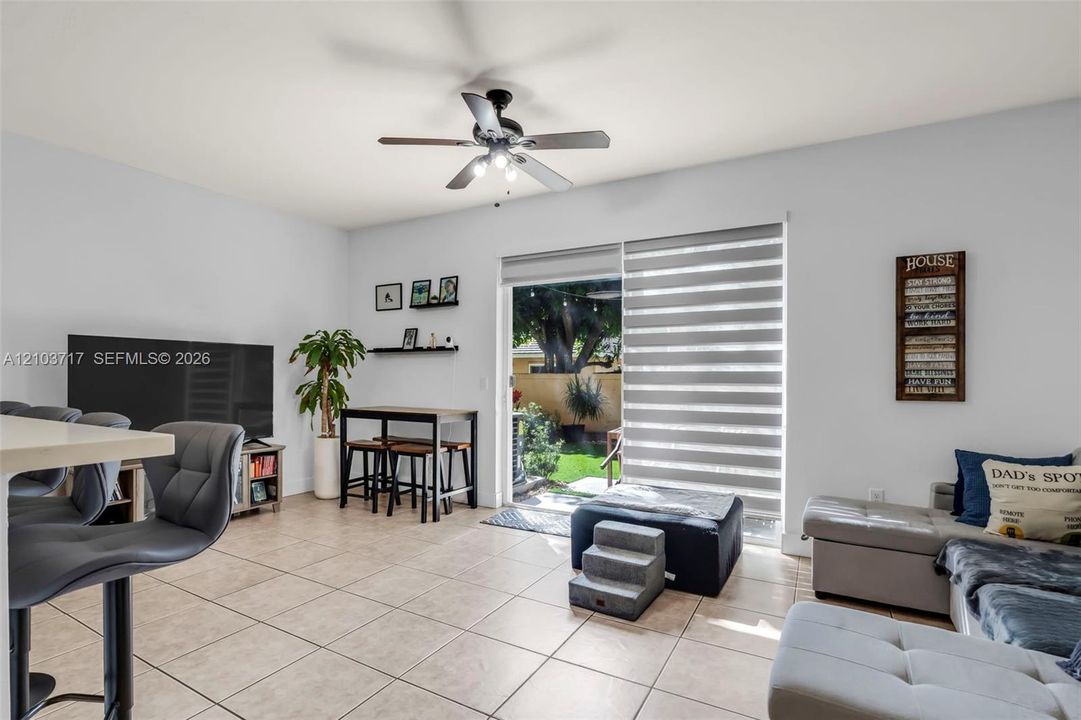 For Sale: $445,000 (3 beds, 2 baths, 1656 Square Feet)