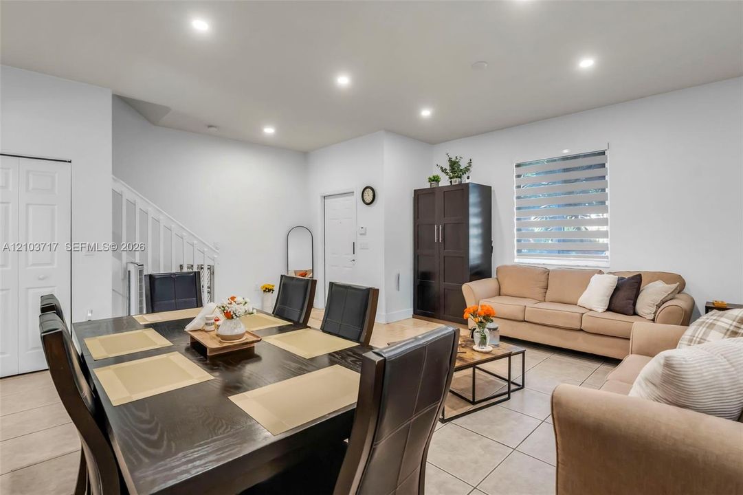 For Sale: $445,000 (3 beds, 2 baths, 1656 Square Feet)