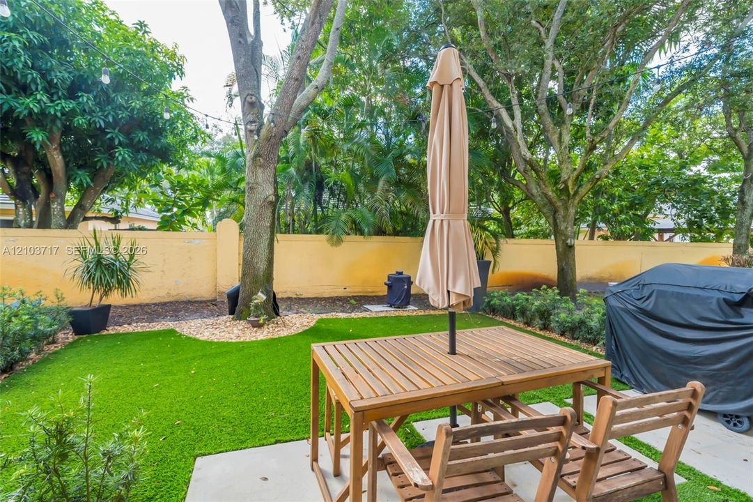For Sale: $445,000 (3 beds, 2 baths, 1656 Square Feet)