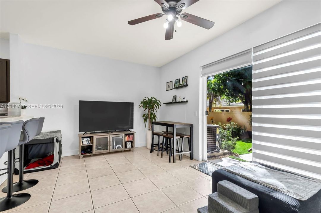 For Sale: $445,000 (3 beds, 2 baths, 1656 Square Feet)