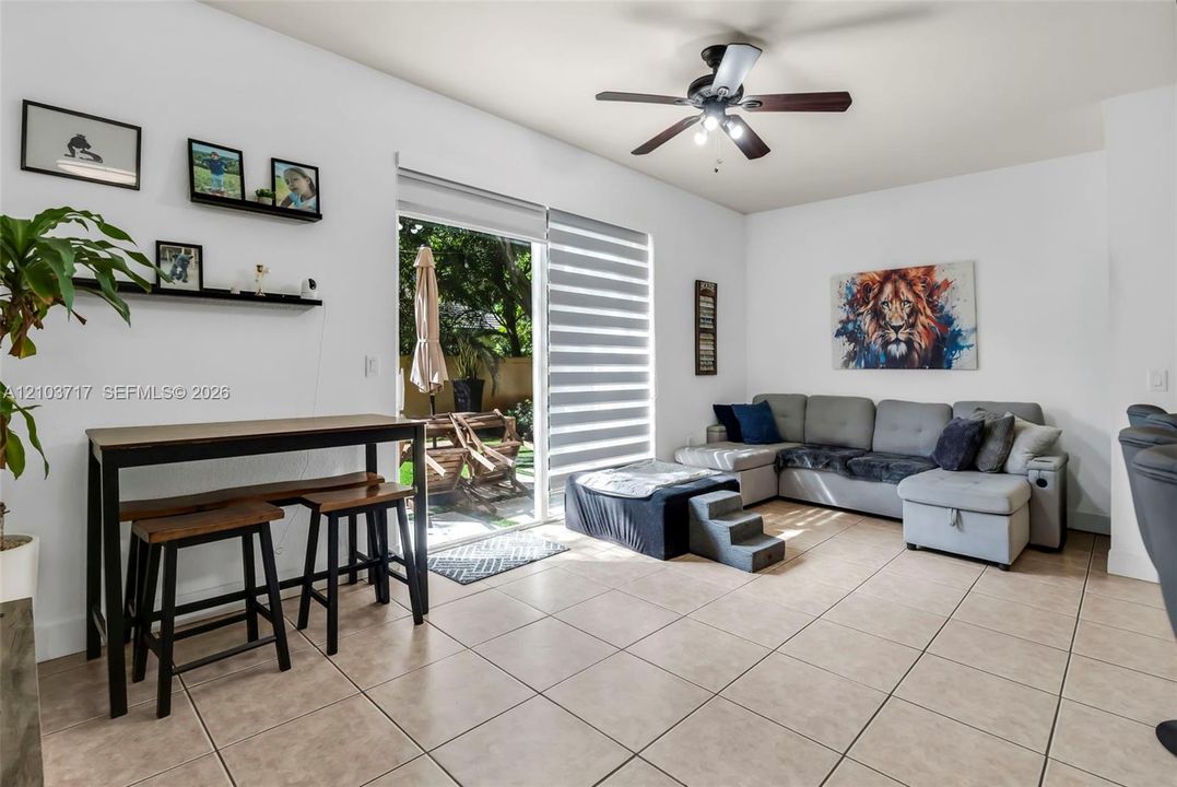 For Sale: $445,000 (3 beds, 2 baths, 1656 Square Feet)