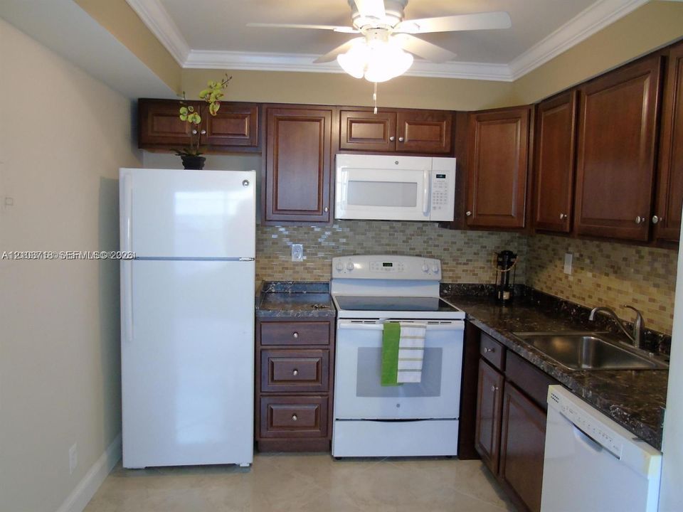 For Rent: $1,500 (1 beds, 1 baths, 760 Square Feet)