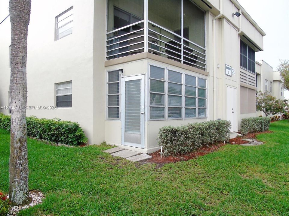 For Rent: $1,500 (1 beds, 1 baths, 760 Square Feet)