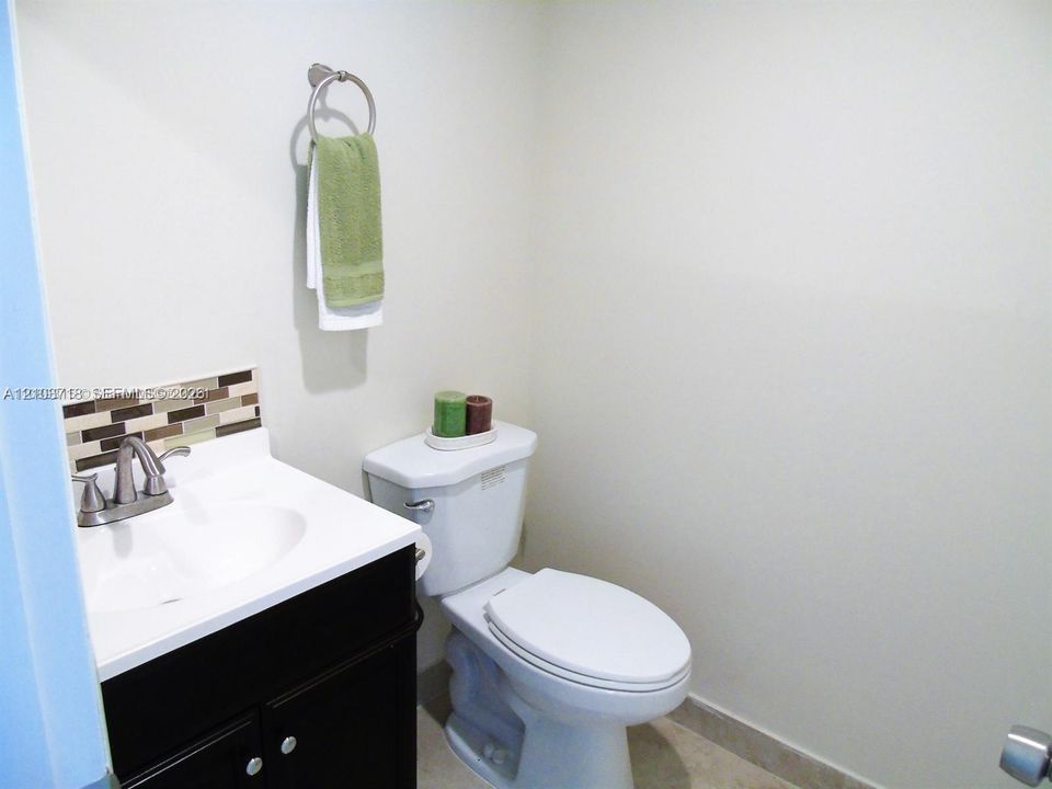 For Rent: $1,500 (1 beds, 1 baths, 760 Square Feet)