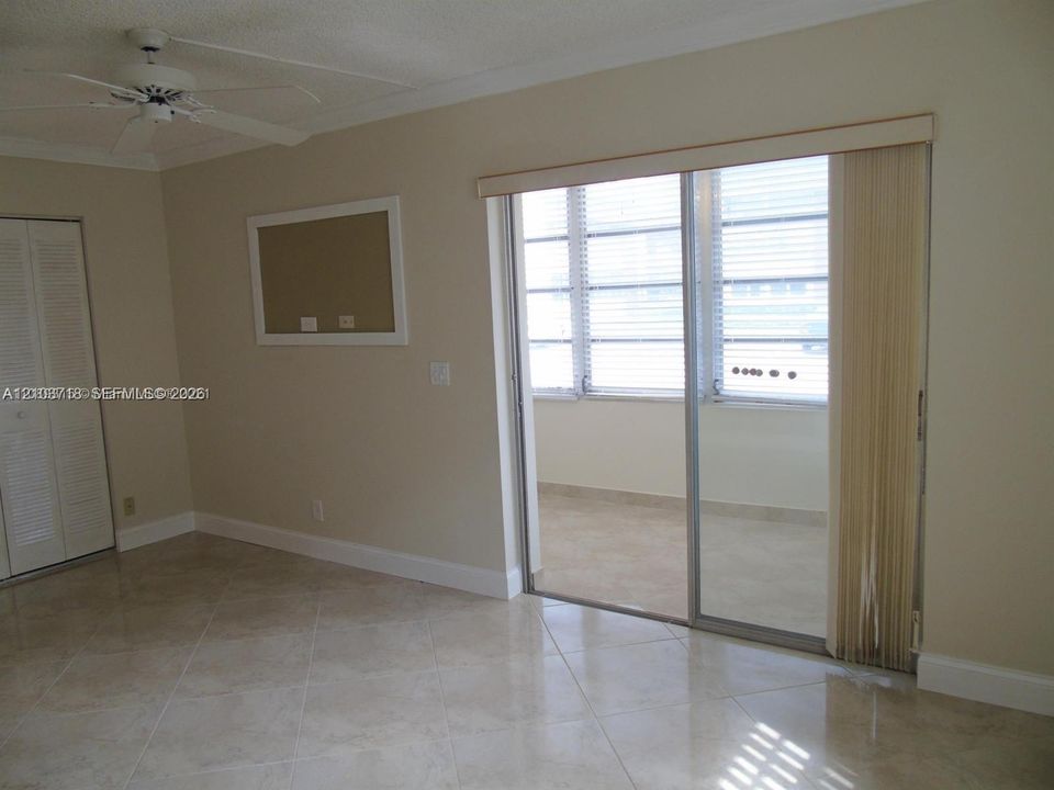 For Rent: $1,500 (1 beds, 1 baths, 760 Square Feet)