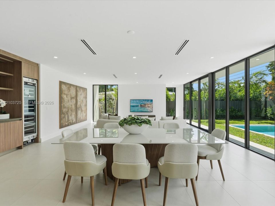 На продажу: $4,899,000 (5 спален, 4 ванн, 3712 Квадратных фут)