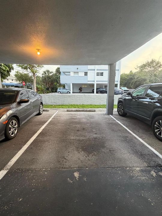For Rent: $2,000 (1 beds, 1 baths, 720 Square Feet)