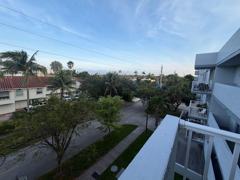 For Rent: $2,000 (1 beds, 1 baths, 720 Square Feet)