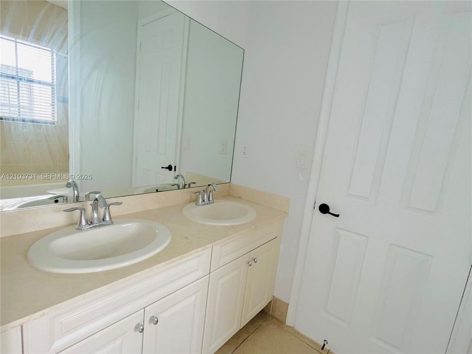 В аренду: $5,900 (4 спален, 3 ванн, 2320 Квадратных фут)