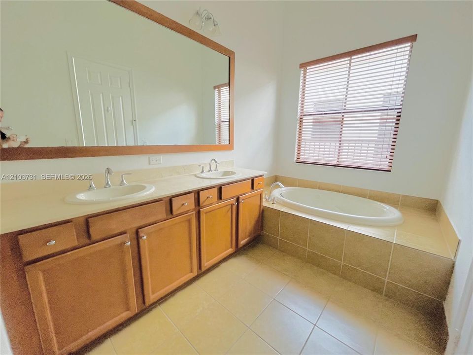В аренду: $5,900 (4 спален, 3 ванн, 2320 Квадратных фут)