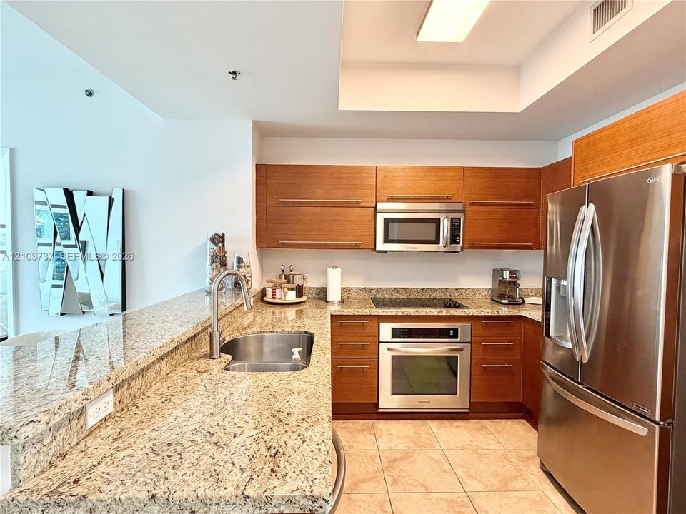 В аренду: $3,500 (3 спален, 2 ванн, 1271 Квадратных фут)