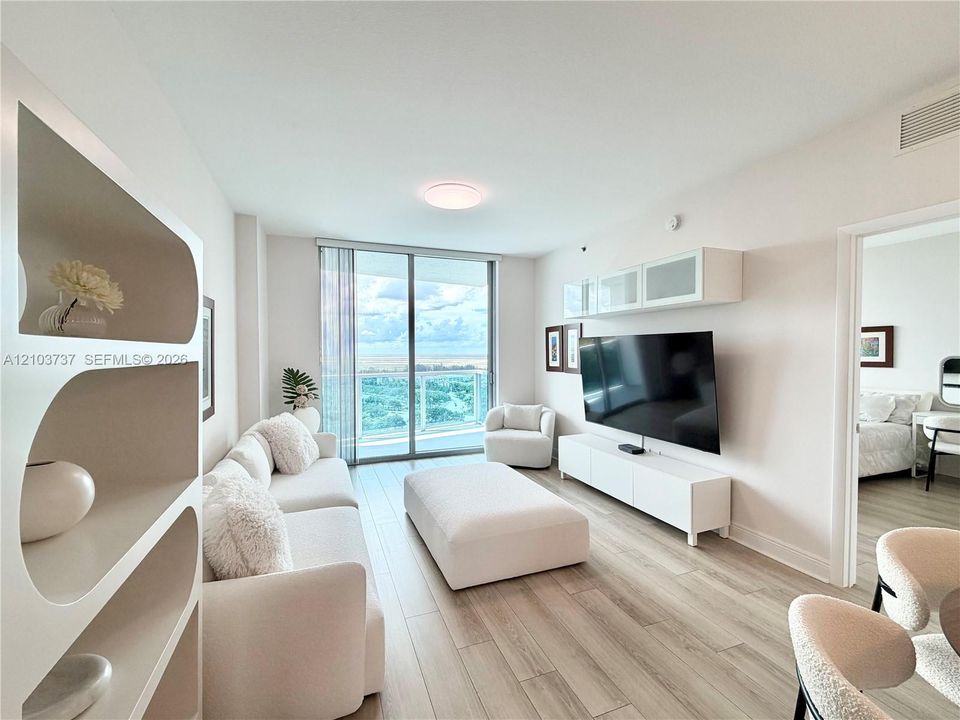 В аренду: $3,500 (3 спален, 2 ванн, 1271 Квадратных фут)