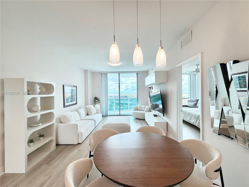 В аренду: $3,500 (3 спален, 2 ванн, 1271 Квадратных фут)