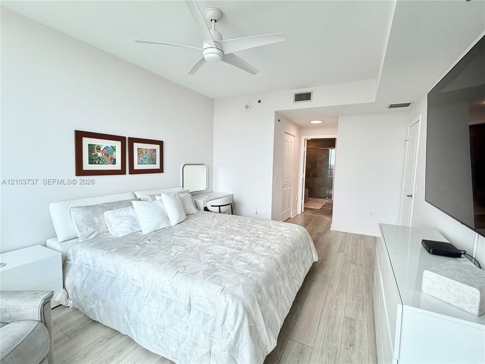 В аренду: $3,500 (3 спален, 2 ванн, 1271 Квадратных фут)