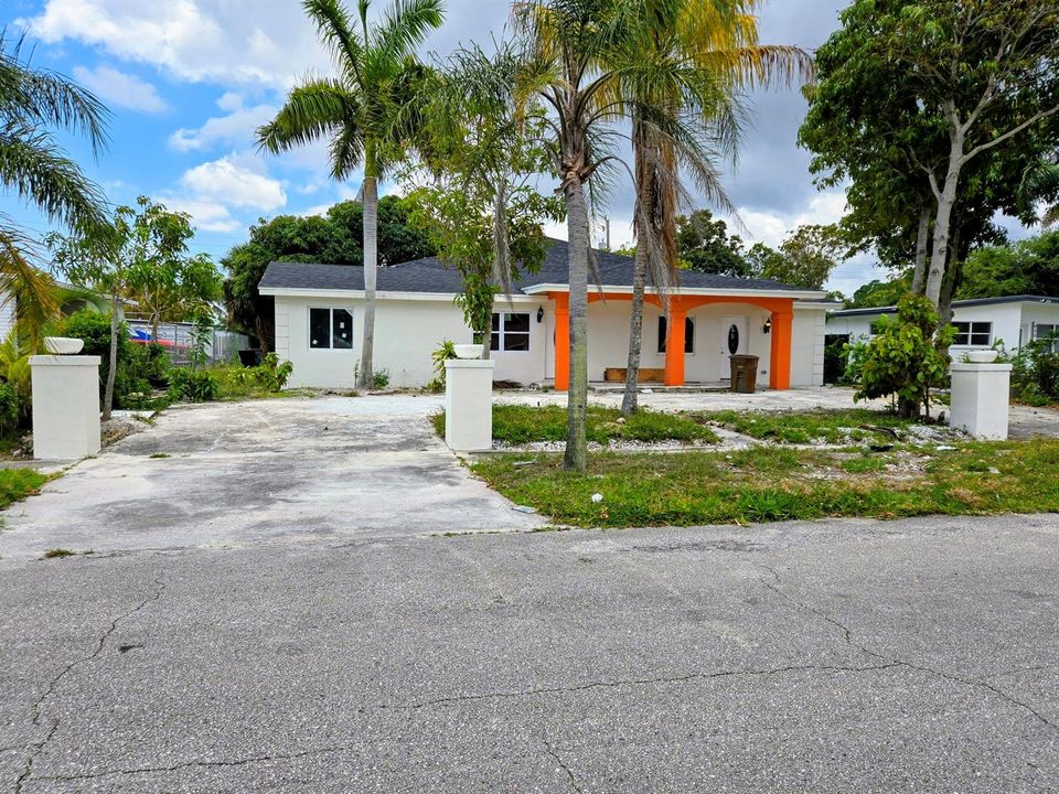 Picture of 424 E Ilex Dr
