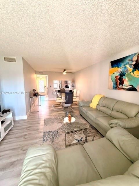 En Venta: $140,000 (2 camas, 2 baños, 850 Pies cuadrados)