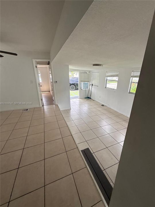 For Sale: $71,900 (3 beds, 2 baths, 888 Square Feet)