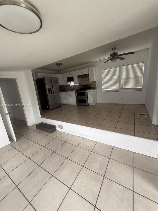 For Sale: $71,900 (3 beds, 2 baths, 888 Square Feet)