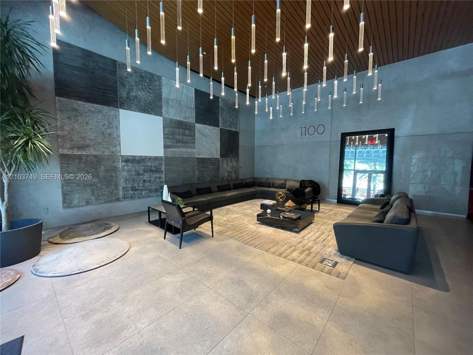 For Rent: $3,700 (2 beds, 2 baths, 921 Square Feet)