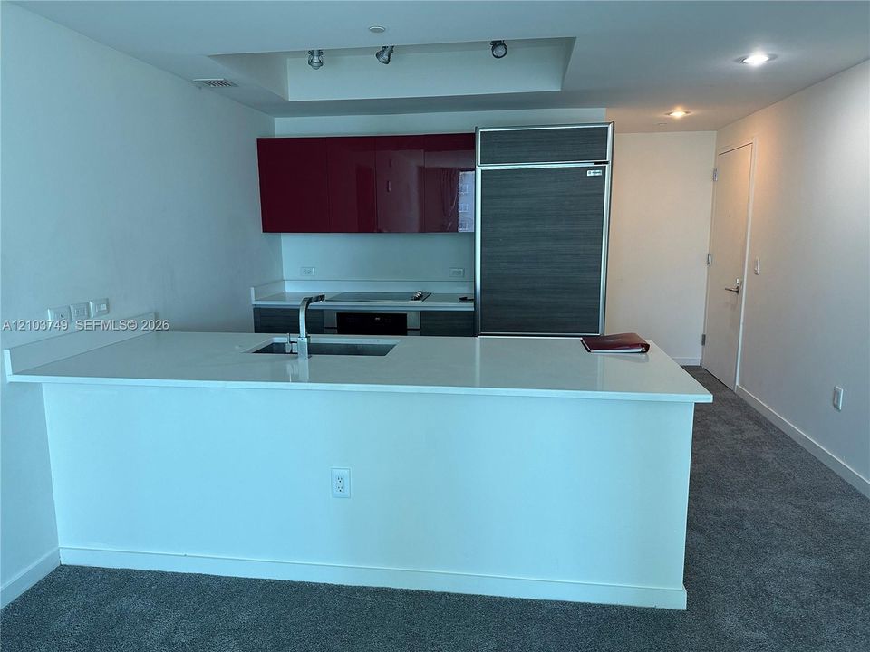 For Rent: $3,700 (2 beds, 2 baths, 921 Square Feet)