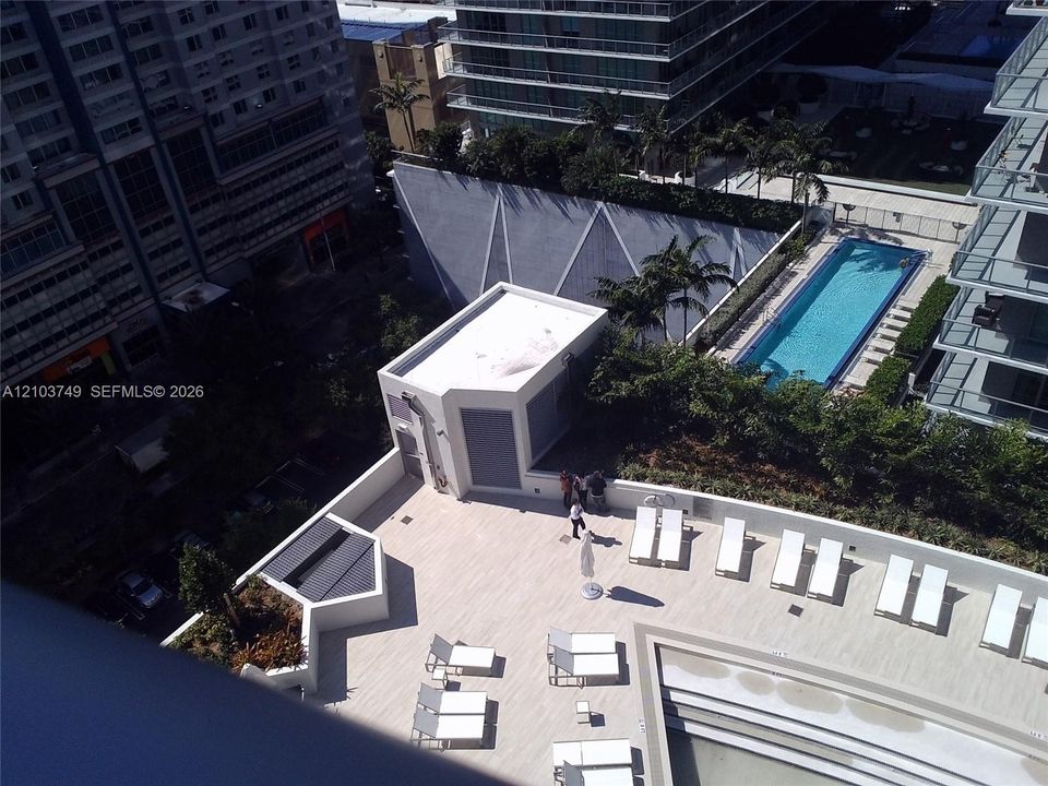 For Rent: $3,700 (2 beds, 2 baths, 921 Square Feet)