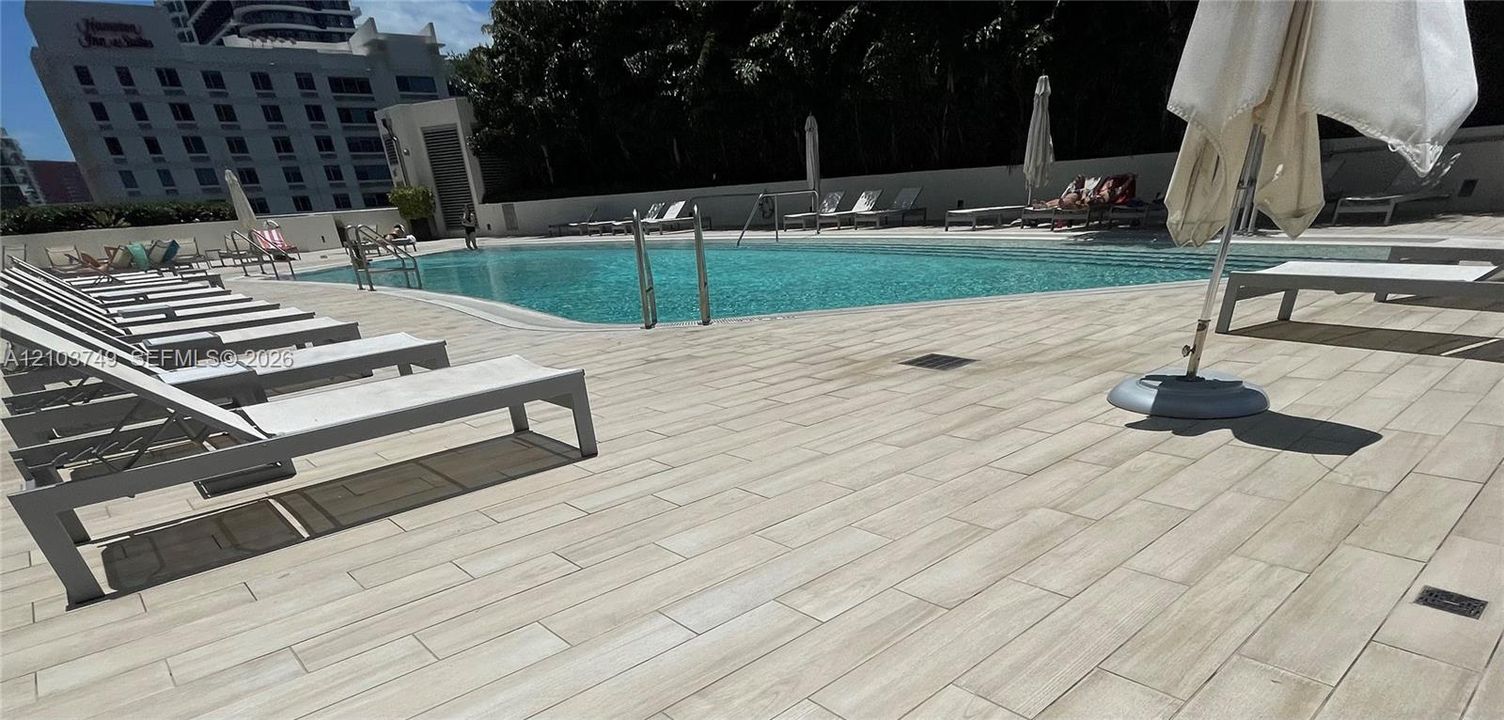 For Rent: $3,700 (2 beds, 2 baths, 921 Square Feet)