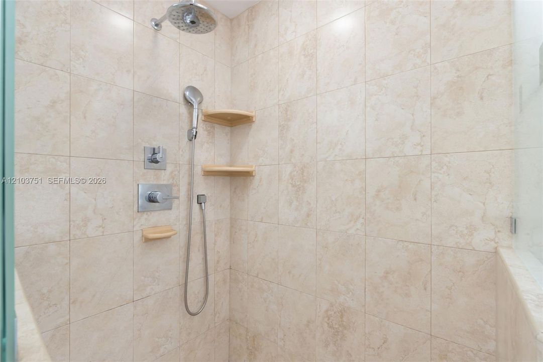 : $747,900 (4 спален, 2 ванн, 1870 Квадратных фут)