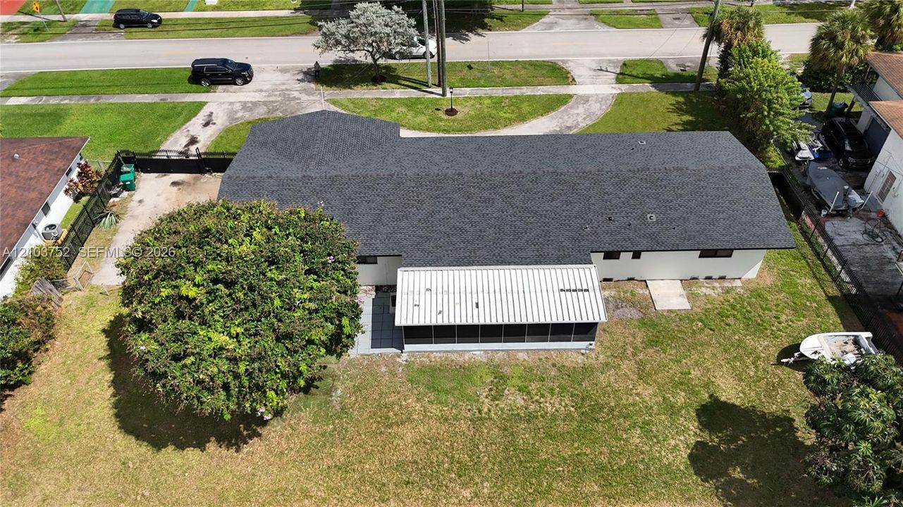 En Venta: $849,888 (4 camas, 3 baños, 2822 Pies cuadrados)