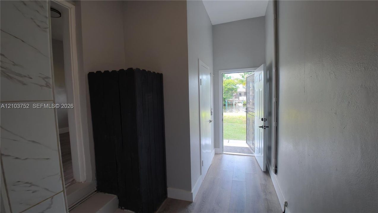 En Venta: $849,888 (4 camas, 3 baños, 2822 Pies cuadrados)