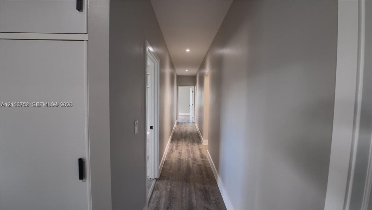 En Venta: $849,888 (4 camas, 3 baños, 2822 Pies cuadrados)