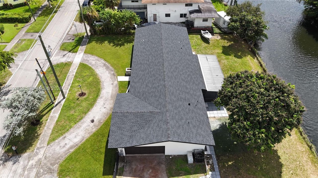 En Venta: $849,888 (4 camas, 3 baños, 2822 Pies cuadrados)