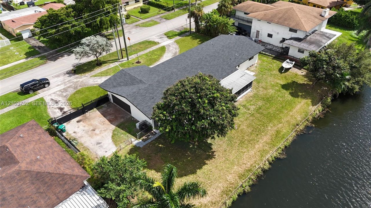 En Venta: $849,888 (4 camas, 3 baños, 2822 Pies cuadrados)