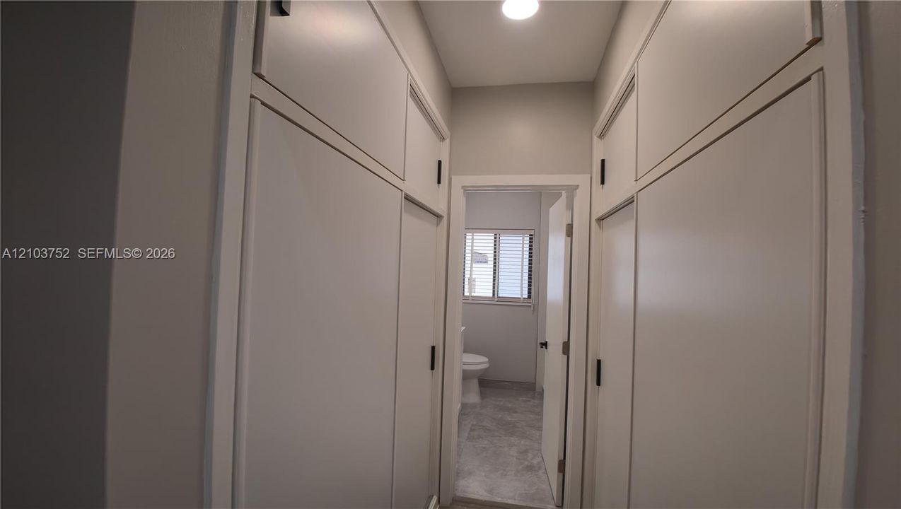 En Venta: $849,888 (4 camas, 3 baños, 2822 Pies cuadrados)