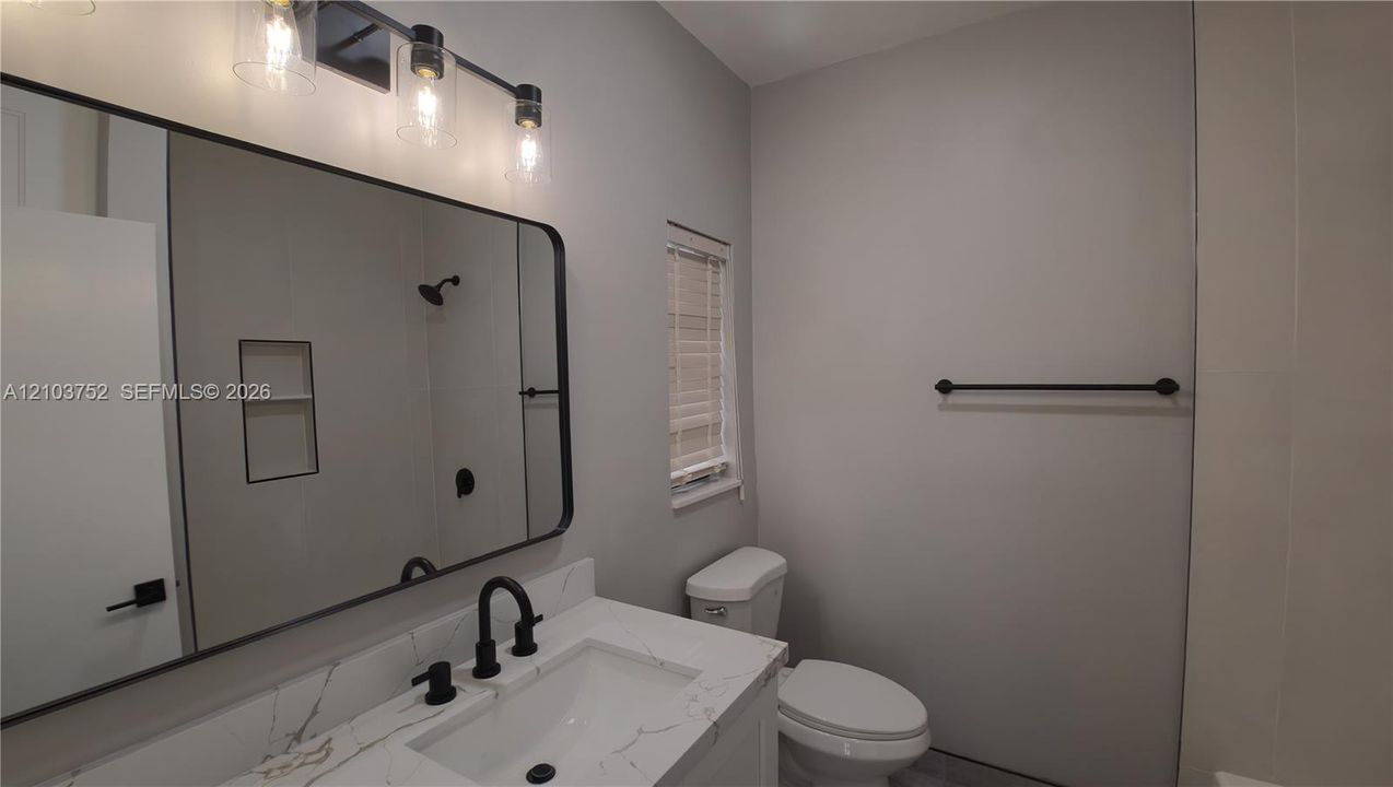 En Venta: $849,888 (4 camas, 3 baños, 2822 Pies cuadrados)