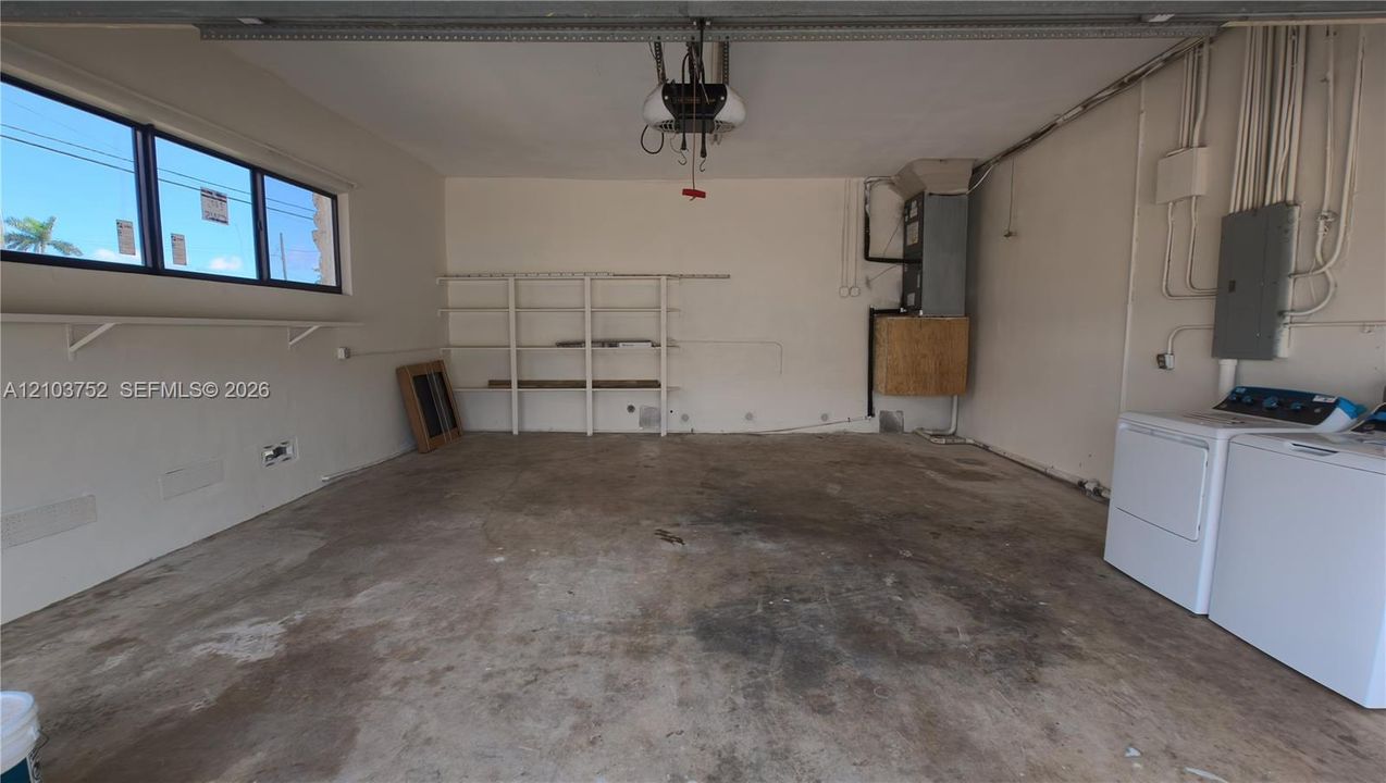 En Venta: $849,888 (4 camas, 3 baños, 2822 Pies cuadrados)