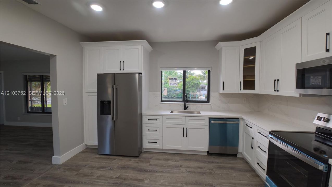 En Venta: $849,888 (4 camas, 3 baños, 2822 Pies cuadrados)