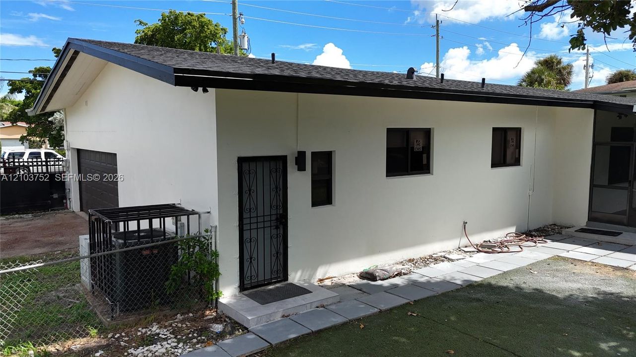 En Venta: $849,888 (4 camas, 3 baños, 2822 Pies cuadrados)